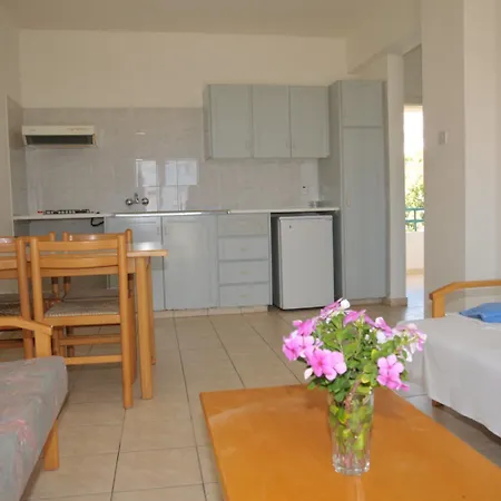 Debbiexenia Annex Apartment *